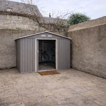 Apartment Brand New One-bedroom 5 Minutes Walk From Hosp *