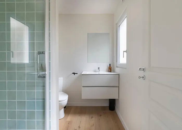 Brand New One-bedroom 5 Minutes Walk From Hosp *