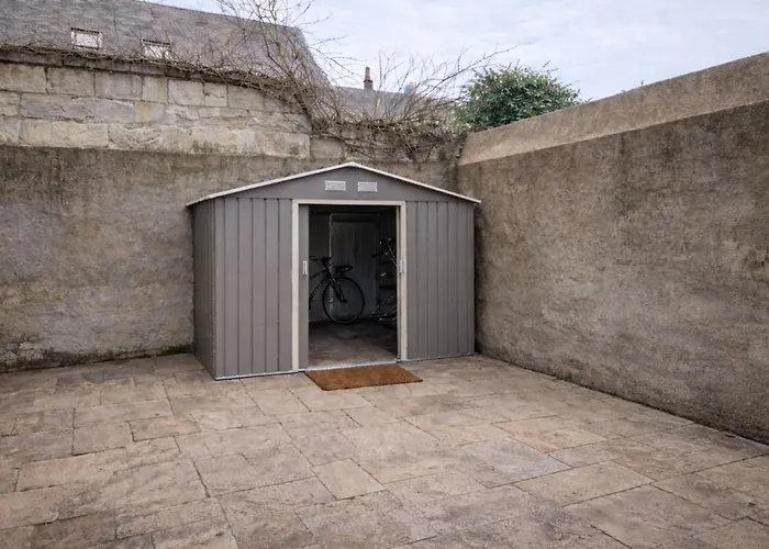 Apartment Brand New One-bedroom 5 Minutes Walk From Hosp *